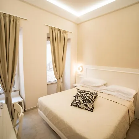 招待所 5 Lune 特罗佩阿